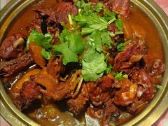 小鸡炖蘑菇-那家老院子东北菜·饺子·小鸡炖蘑菇(艳华街店)