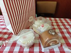 -红宝石·鲜奶小方·海派西点房(控江店)