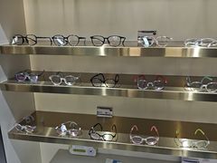-视野联行眼镜•蔡司•依视路(温江店)