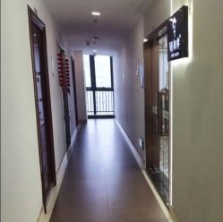 -V8潮牌·接发烫染连锁