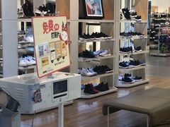 -hotwind热风(世纪东方广场店)