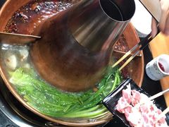 -果松木炭酸菜铜火锅·外婆参鸡汤