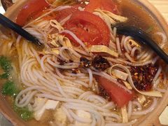 建水砂锅米线-三根葱云南小吃(砂之船店)