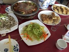 -溢心园香河肉饼总店