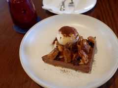 -ROAST coffee & eatery