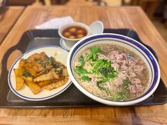 -云阿蛮云南生烫牛肉米线(奉贤路店)