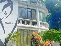 -Mark&Mars Restaurant