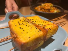 烤面包片-街角等你.大连海鲜烧烤.经典铁板海鲜串(西安路店)