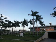 -亚龙湾中心广场