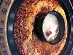 鸳鸯锅-周小明火锅(黑金冠社区店)