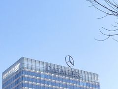 -奔驰北京极光星徽(四元桥店)