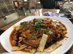 红烧鱼头-盈润餐饮河南烩面全羊锅