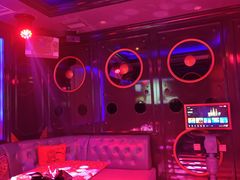 -UK派对KTV(日月广场店)