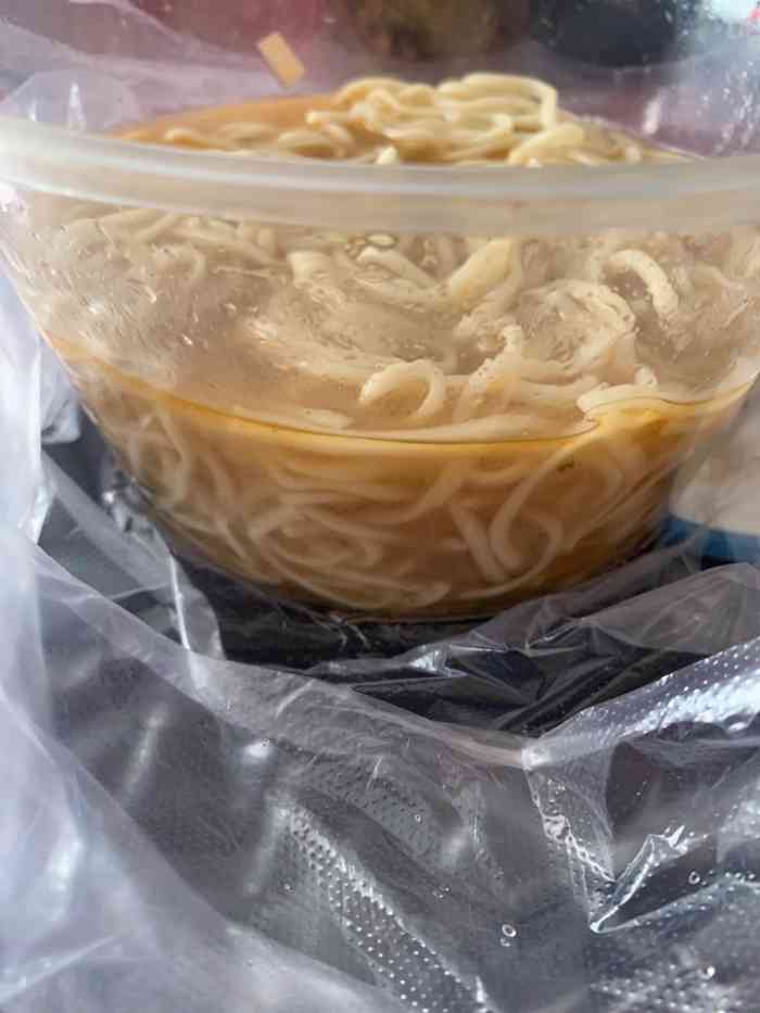 兰州拉面(天房美域店)-"点的外卖,送餐时间太长,打开来面坨了,然.