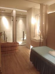 -苑苑vbeauty科技美容SPA