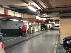 -新世界百货崇文店停车场