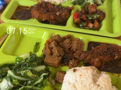 -同济大学本部学苑饮食广场