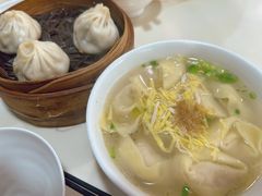 鲜肉小笼-绿杨馄饨临顿路店