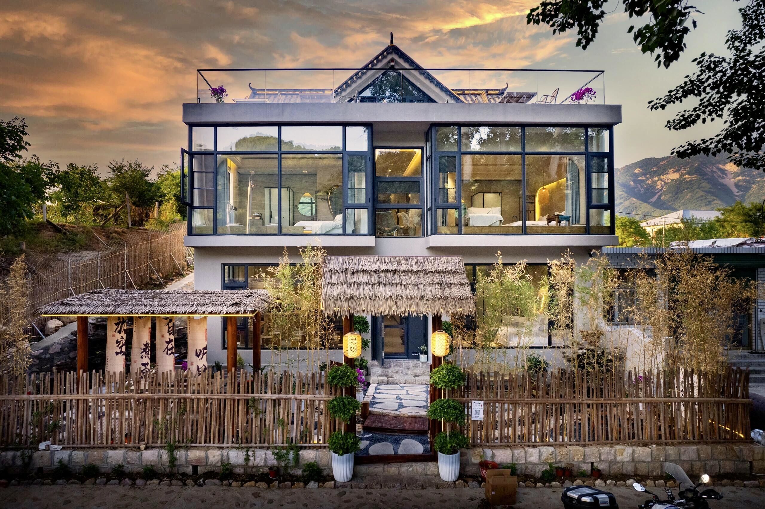 吧
民宿位于被评为"中国天然氧吧"的天津市蓟州区下营镇小港村西侧