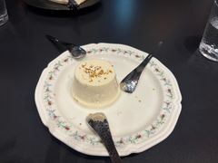 自制桂花牛奶布丁-叁 Three· bistro餐酒馆