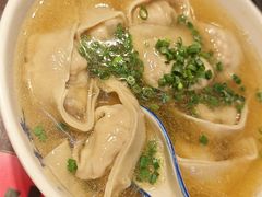 特色酒香纯肉大馄饨-逸桂禾面馆