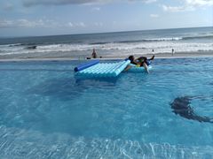 -FINNS Beach Club