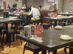 大堂-巴四老城区炭火蛙锅(张江店)