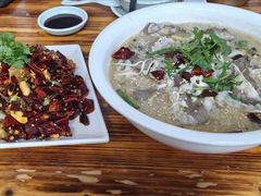 酸汤肥牛-无招牌