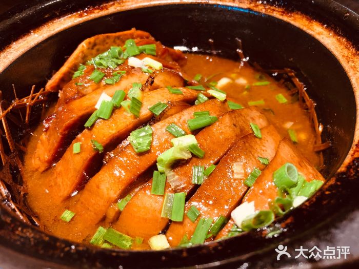 吉小董餐厅·江浙菜·龙虾·小海鲜(美邻中心店)砂锅香芋扣肉图片