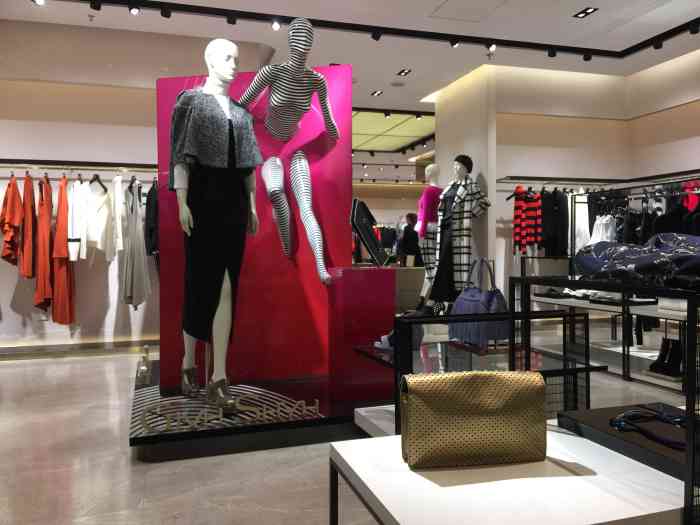 恩曼琳(春熙路王府井百货店)-"在春熙路王府井商场对面,百盛商场旁边