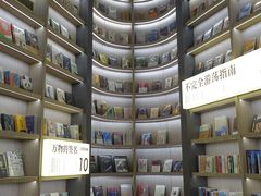 -上海虹桥中心爱琴海亚朵S酒店