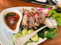 -Chom Cafe and Restaurant