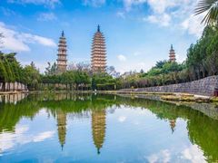 -三塔倒影公园