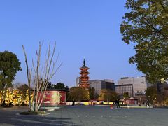 -龙华寺