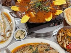 -丹水桥地锅鱼·翘嘴鲌·地方特色全鱼宴(丹江口大坝店)