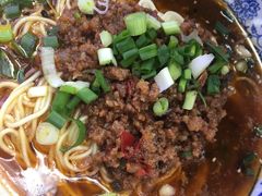 -渝之汇牛肉豌杂面