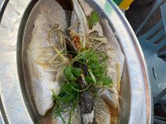 -明记烧鱼美味店