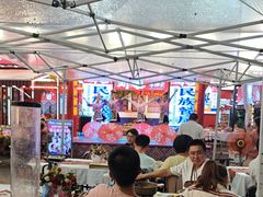 -刘姐啤酒鱼民族演艺餐厅(西街总店)