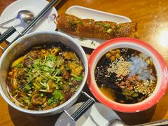 -爆炸头阿姨小四川正宗川味小吃(无任何分店)
