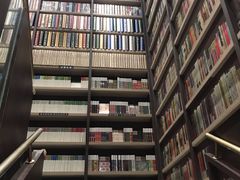 -钟书阁(群光广场店)