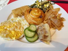 -筠咖啡西餐厅(上海国展宝龙丽筠酒店)