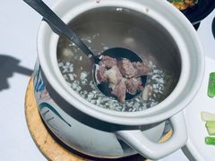 泉水炖牛腩-老船夫婚宴婚庆会馆(延吉路店)