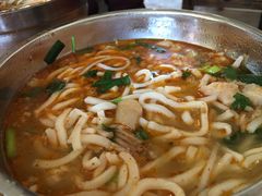 -鸿浩扒猪脚米线