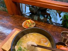 -银米·云南传统过桥米线(双廊黑金冠店)
