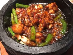 石锅杭椒牛蛙-桂满陇天书(南京德基旗舰店)
