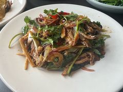 -大头虾越式风味餐厅(光明广场店)