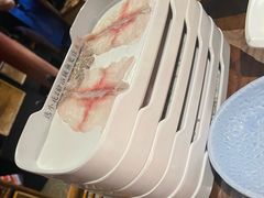 -老牌坊云南鱼豆花火锅(哈西万达店)