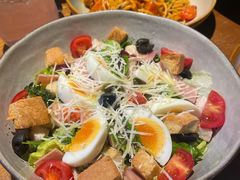 老教堂沙拉-JINNS锦时 steak&pizza(浸信会礼拜堂旧址店)