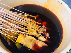 -拈签一笑黄牛肉辣卤串串
