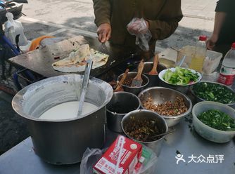 洪波路的网红鸡蛋饼 6元起